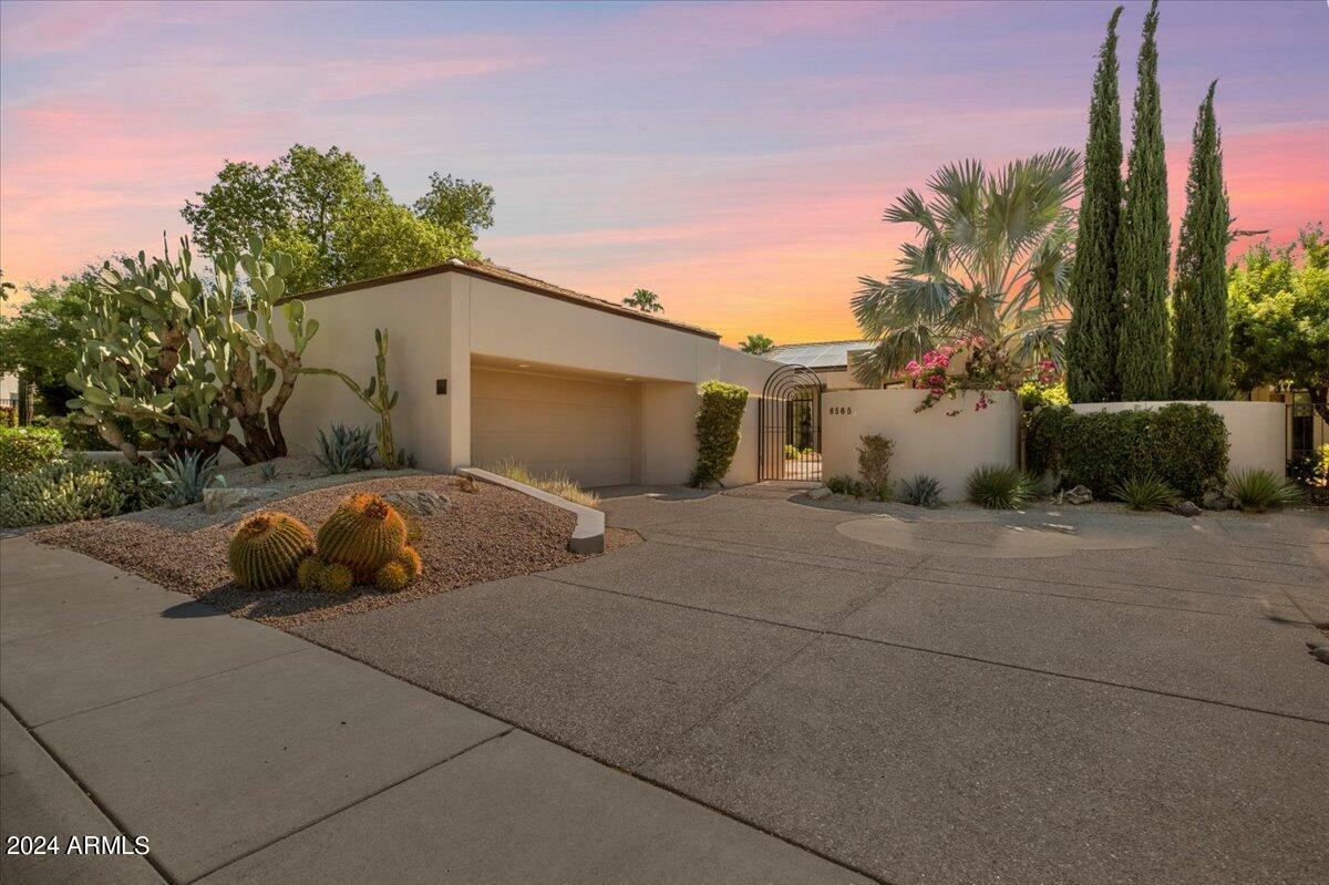 Property Photo:  8565 E Vista Del Lago -- N  AZ 85255 