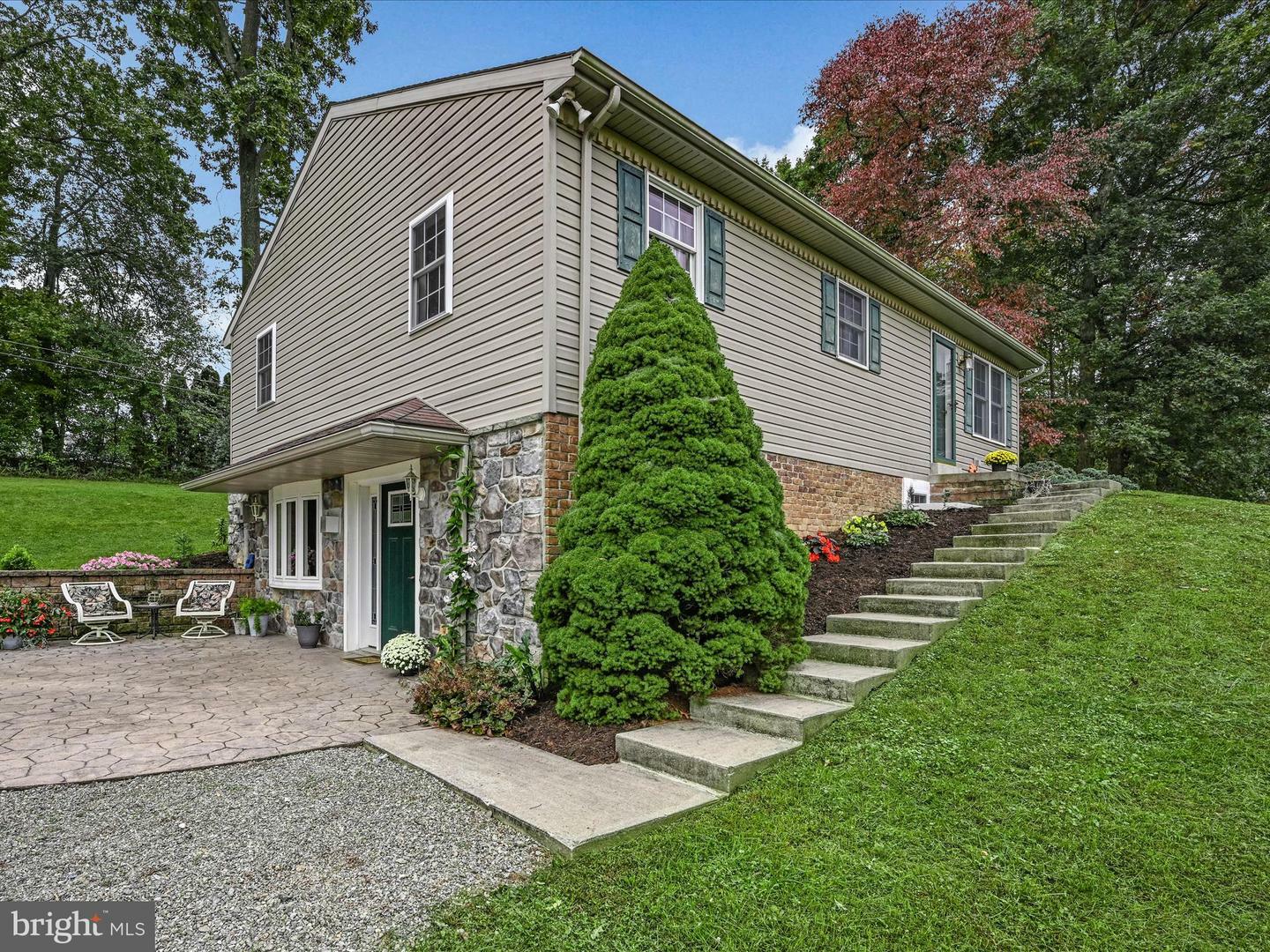 Property Photo:  200 Westbrook Road  PA 17563 