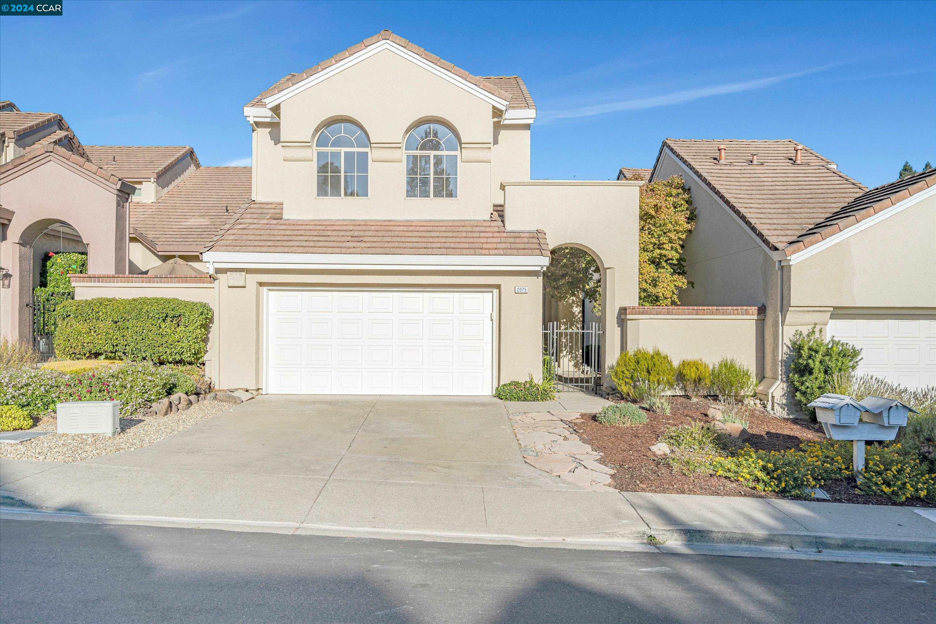 Property Photo:  2075 Canyon Lakes Dr  CA 94582 