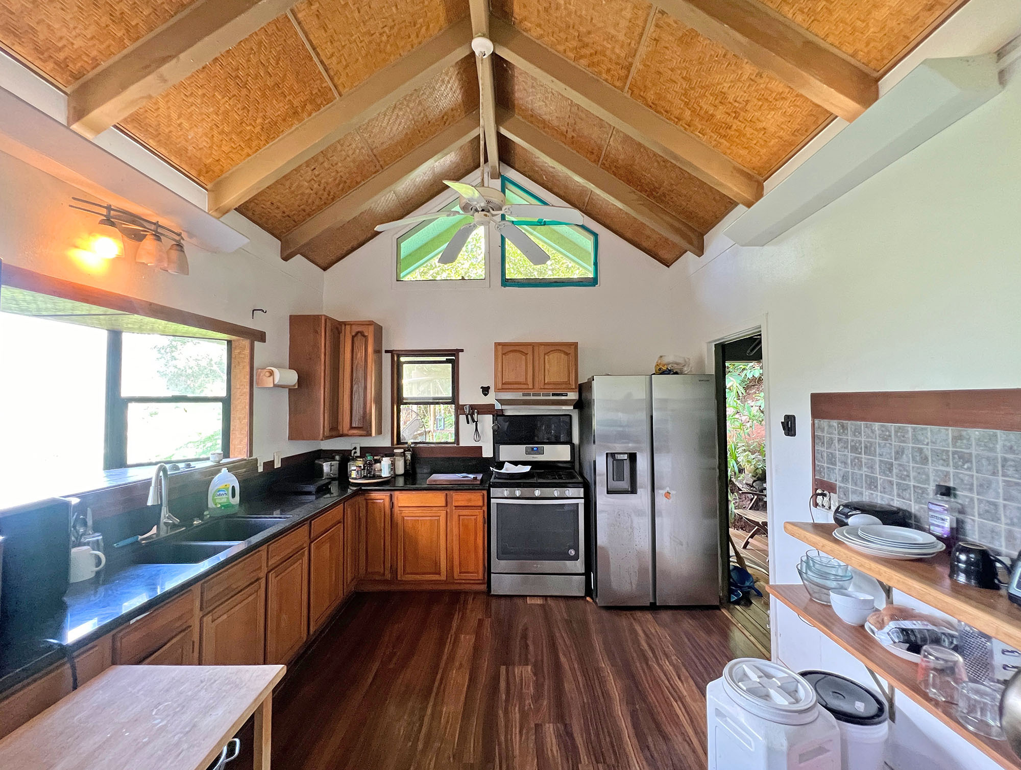 Property Photo:  6751-R Koolau Rd  HI 96746 