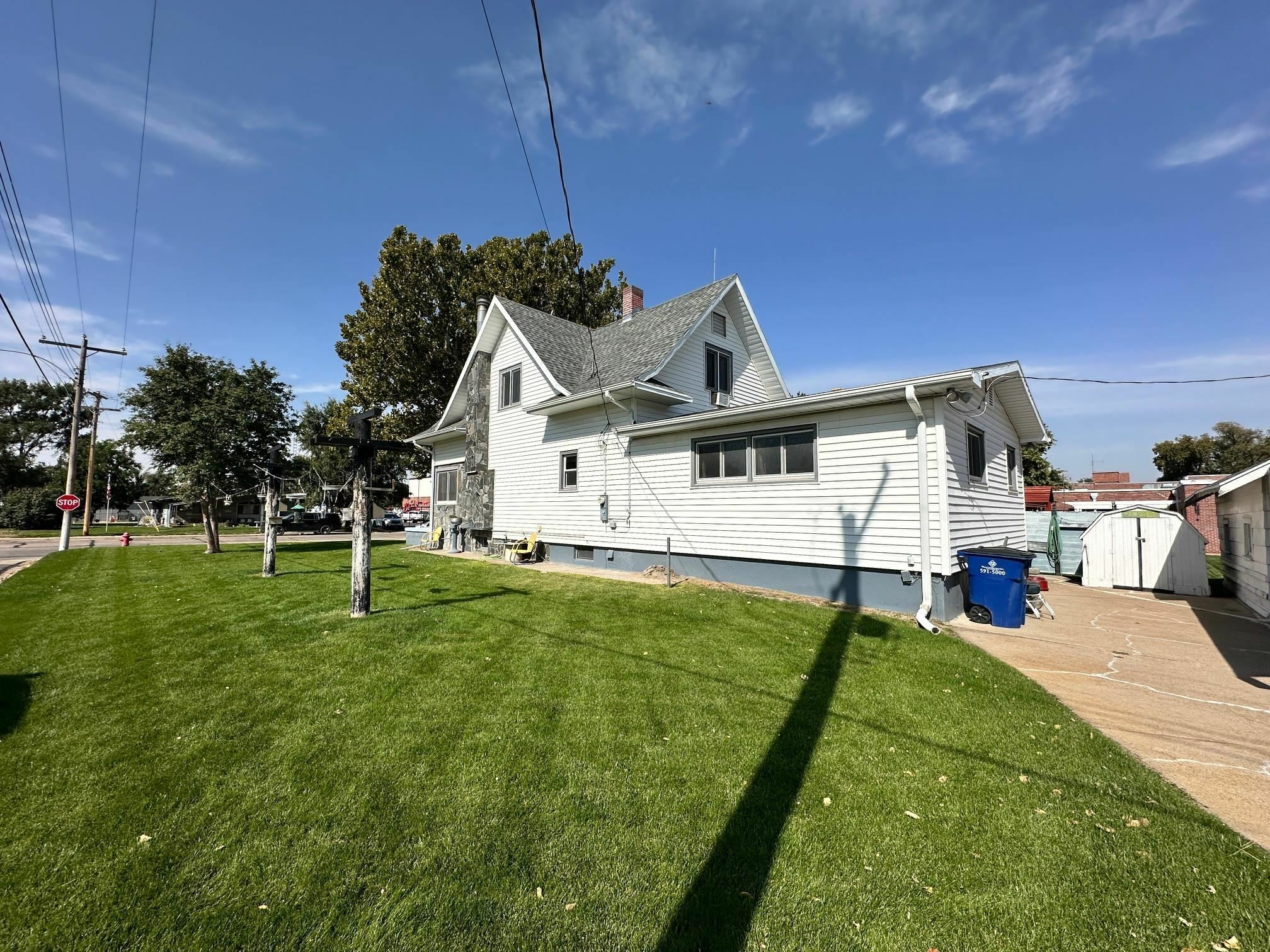 Property Photo:  301 Maple  NE 69106-5 