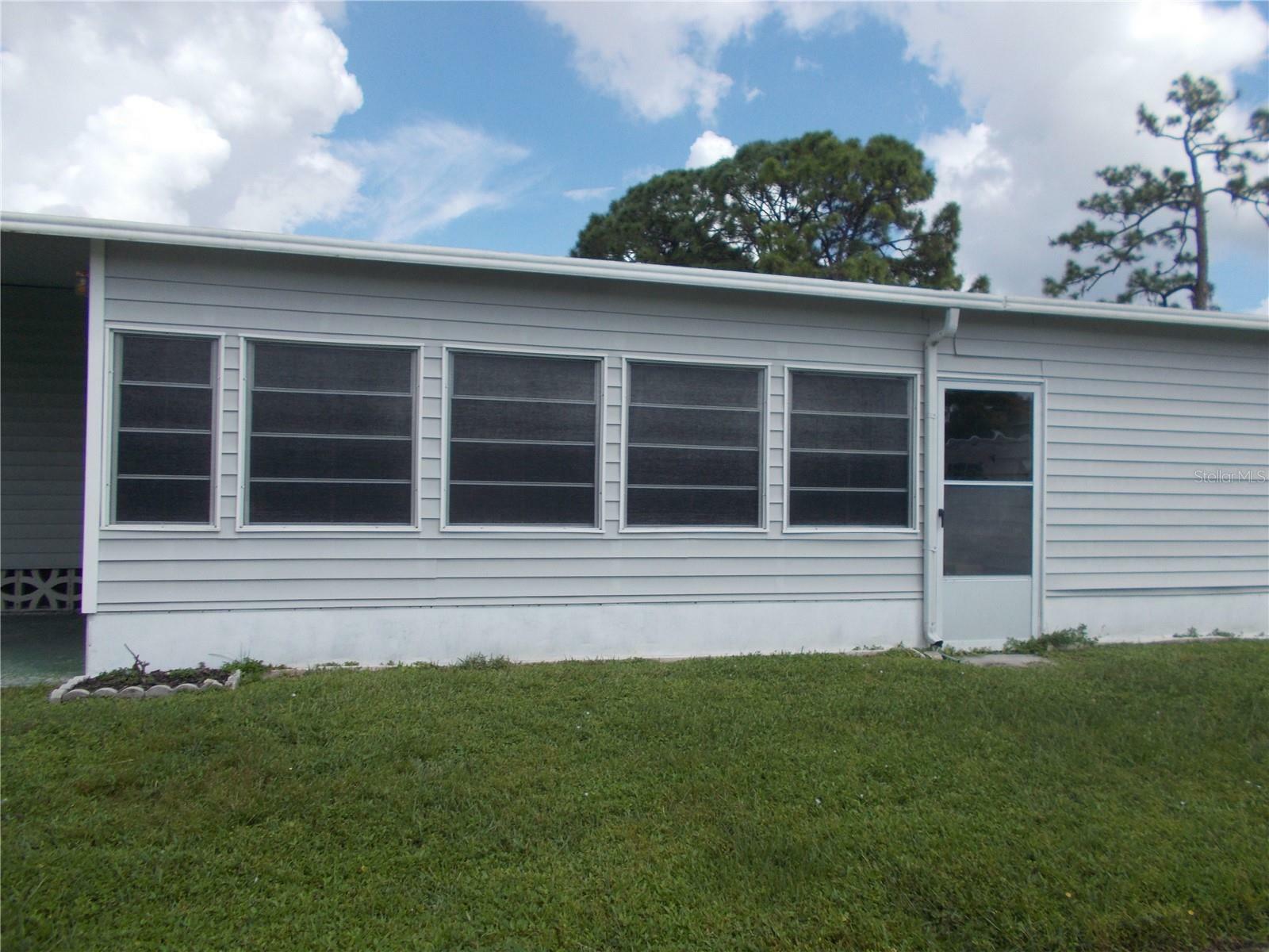 Property Photo:  6900 Awawa Court  FL 34287 