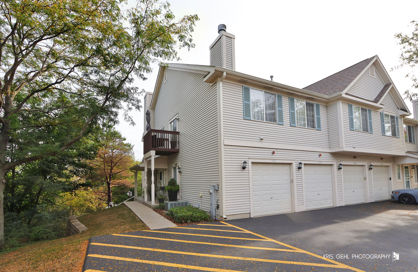 Property Photo: 532 Fox Ridge Drive IL 60020