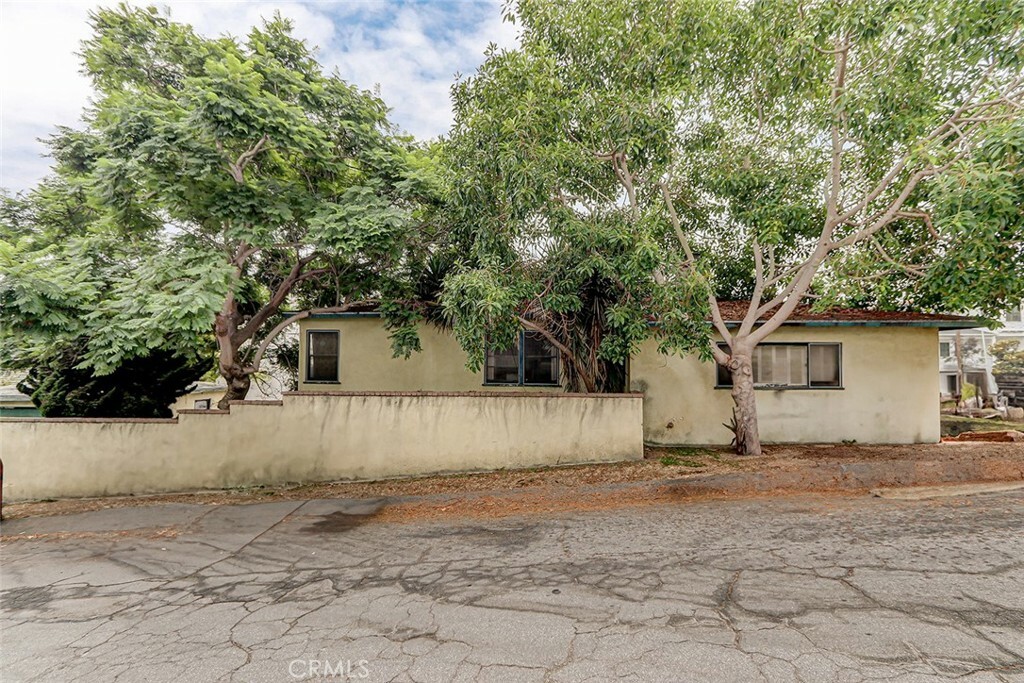 Property Photo:  3010 Laurel Avenue  CA 90266 