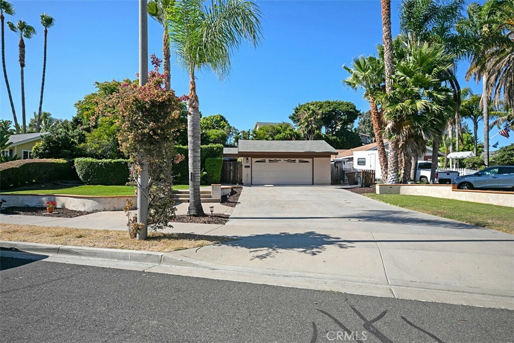 Property Photo:  26641 Avenida Las Palmas  CA 92624 