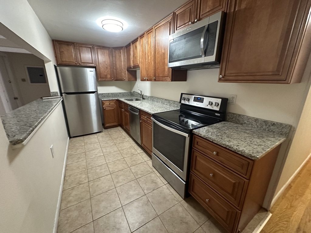 Property Photo:  121 Tremont St 1  MA 02135 