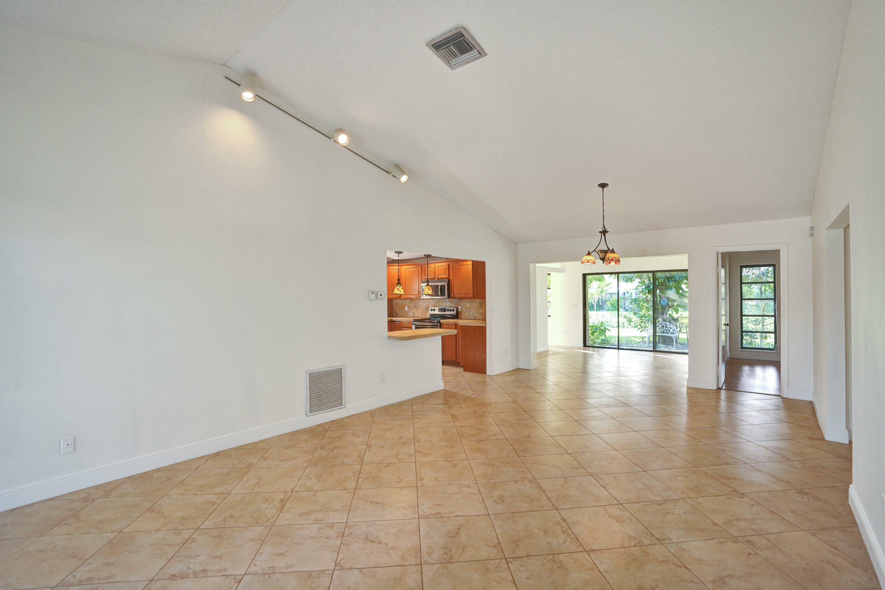 Property Photo:  6350 Lakemont Circle  FL 33463 