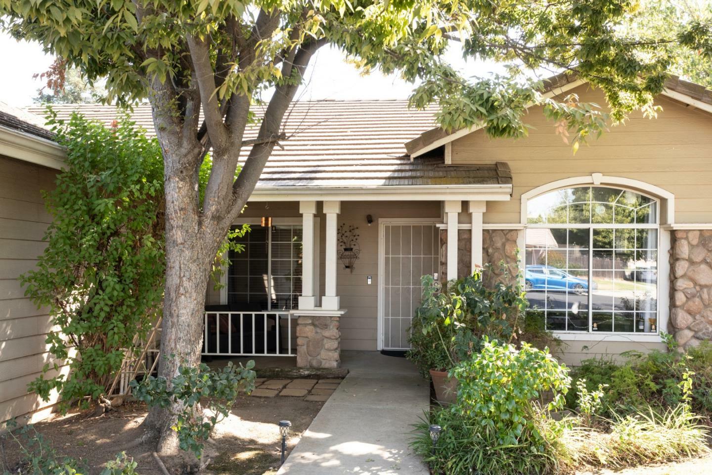 Property Photo:  2834 Mitchell Avenue  CA 93611 