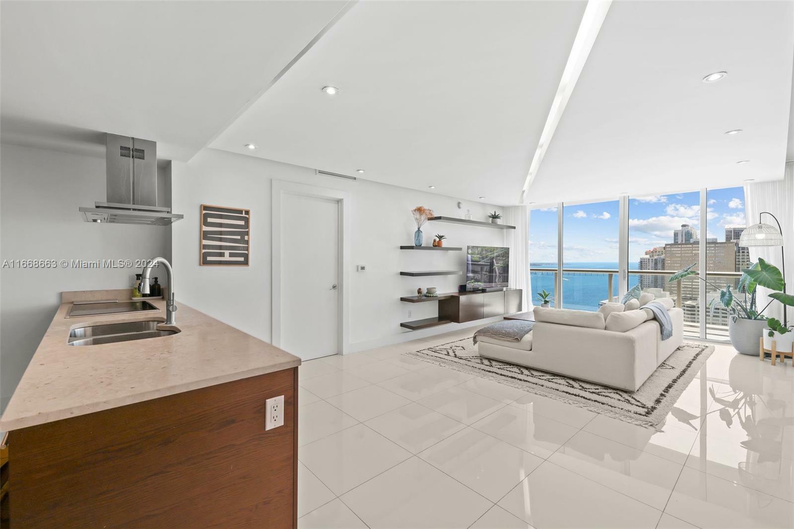 Property Photo:  495 Brickell Ave 2905  FL 33131 