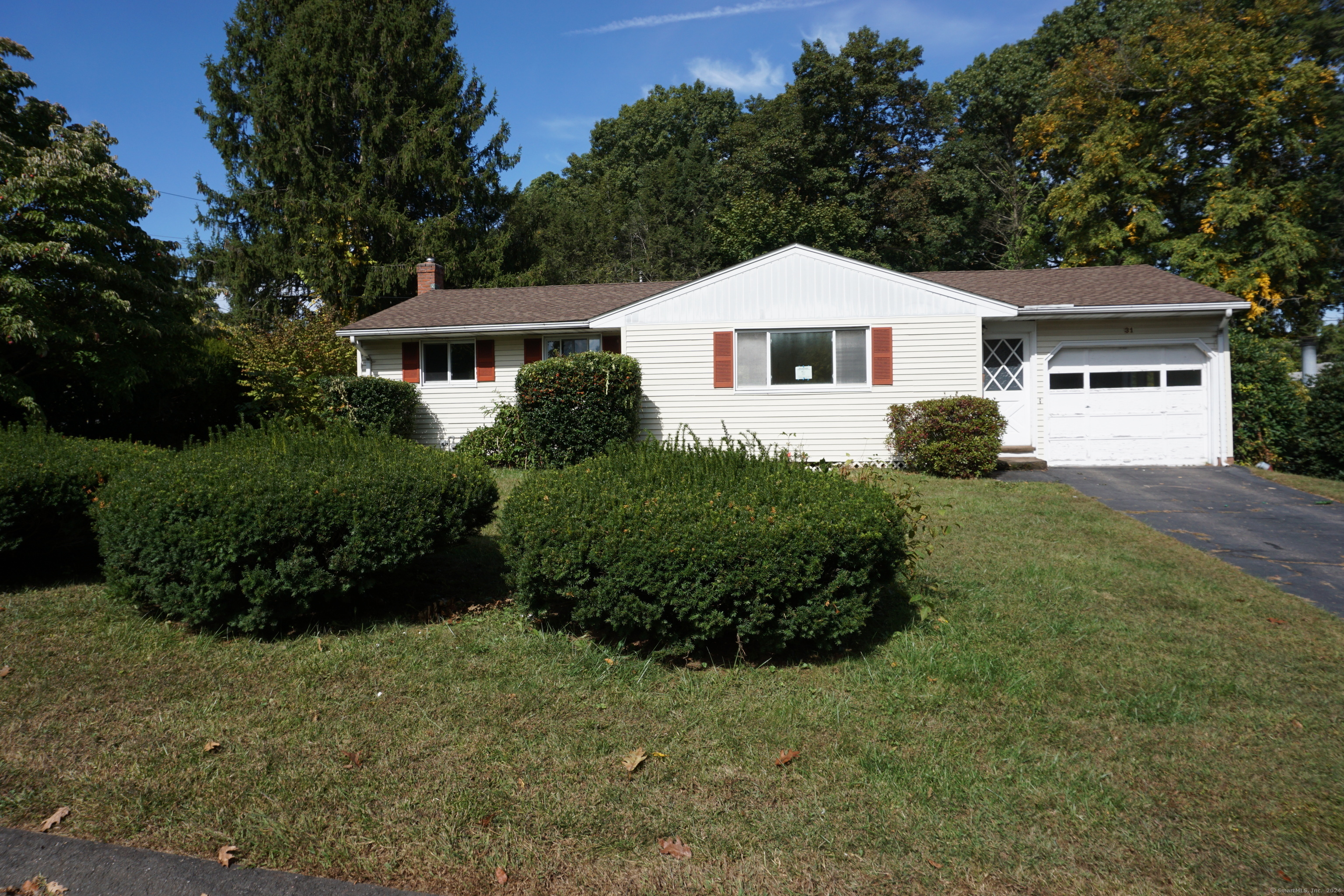 Property Photo: 31 Rondy Lane CT 06108