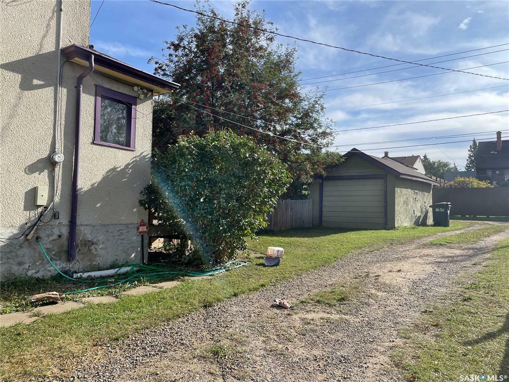 Property Photo:  549 19th Street E  SK S6V 1K3 