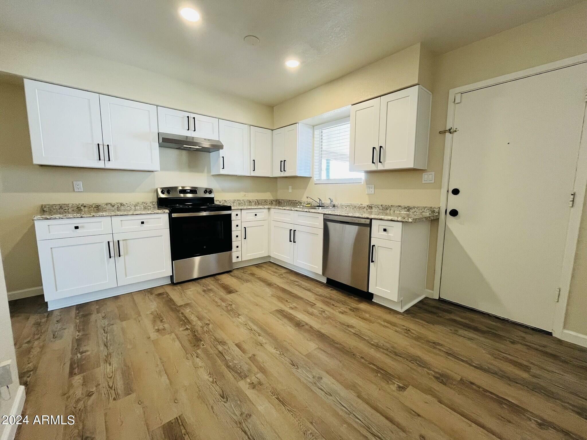 Property Photo:  1005 W Anderson Drive  AZ 85023 