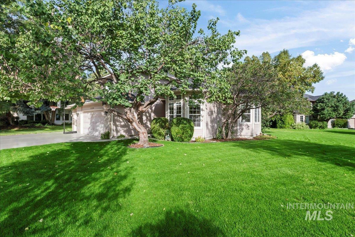 Property Photo:  11224 W Hickory Rise Dr  ID 83713 