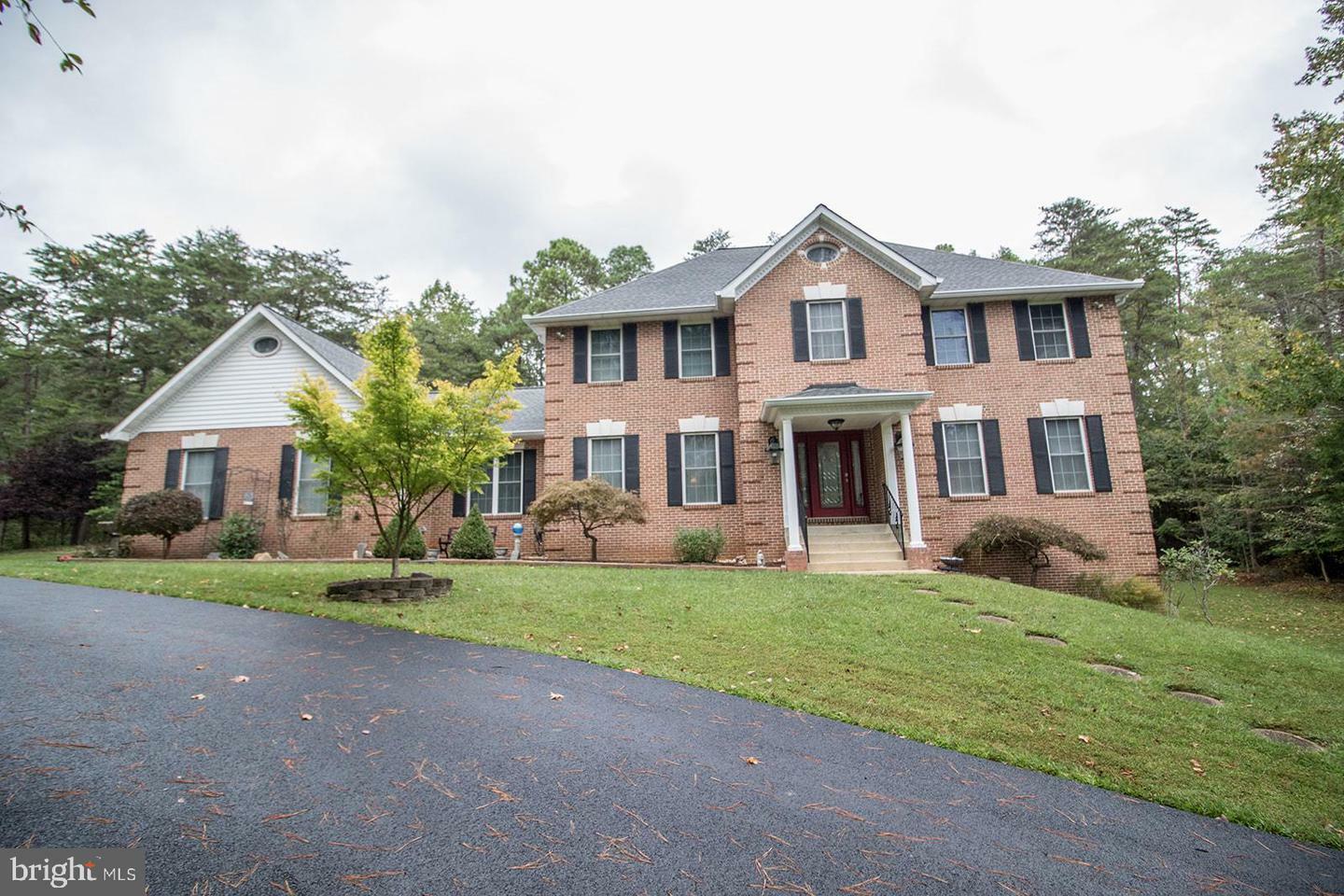 Property Photo:  43610 Deer Run Court  MD 20650 