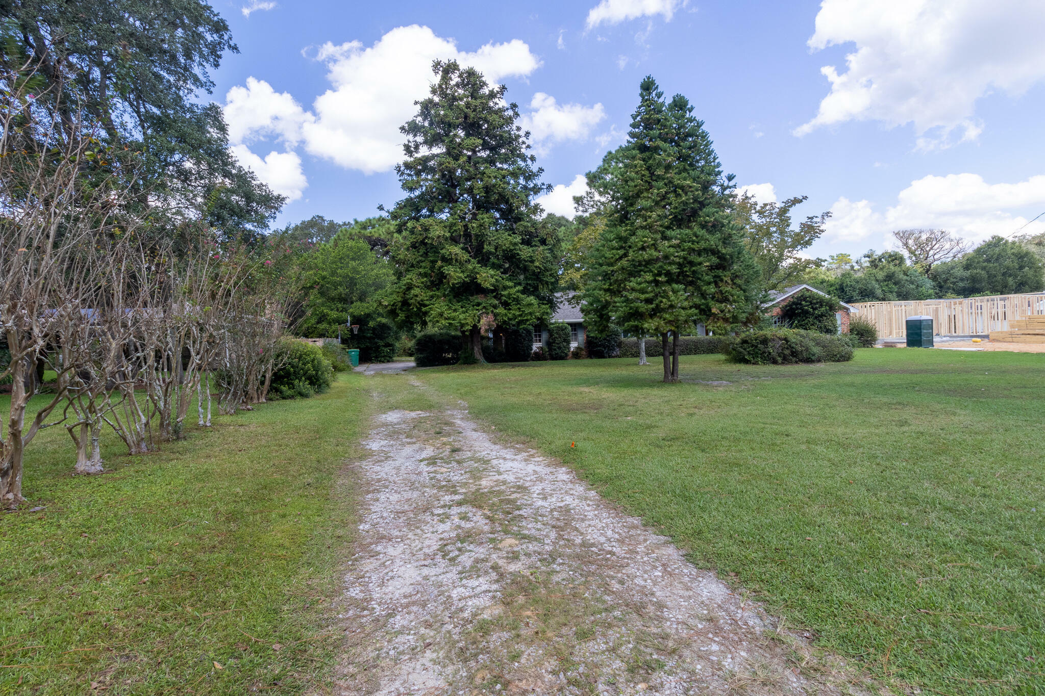 Property Photo:  129 Country Club Rd Road  FL 32579 