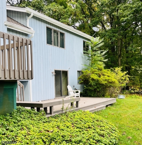 Property Photo:  6 Erick Ct  NJ 07930 