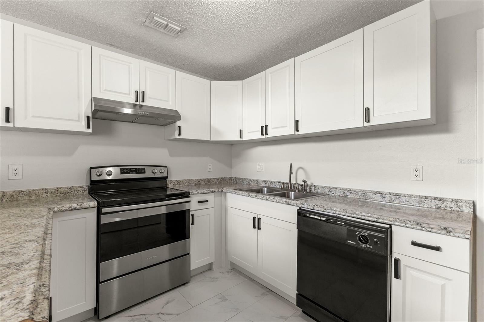 Property Photo:  12267 Armenia Gables Circle 12267  FL 33612 