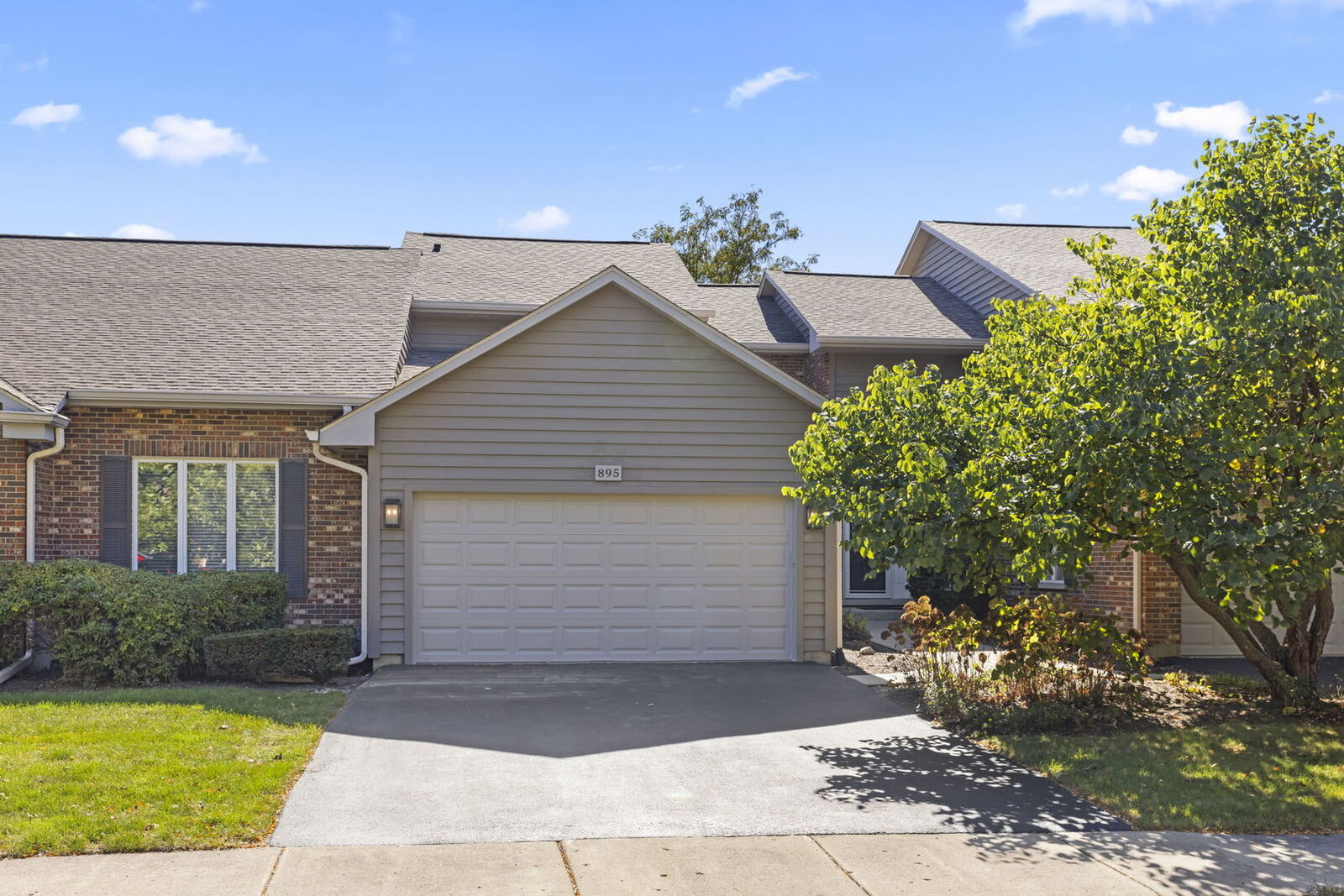 Property Photo: 895 Saddlewood Drive IL 60137