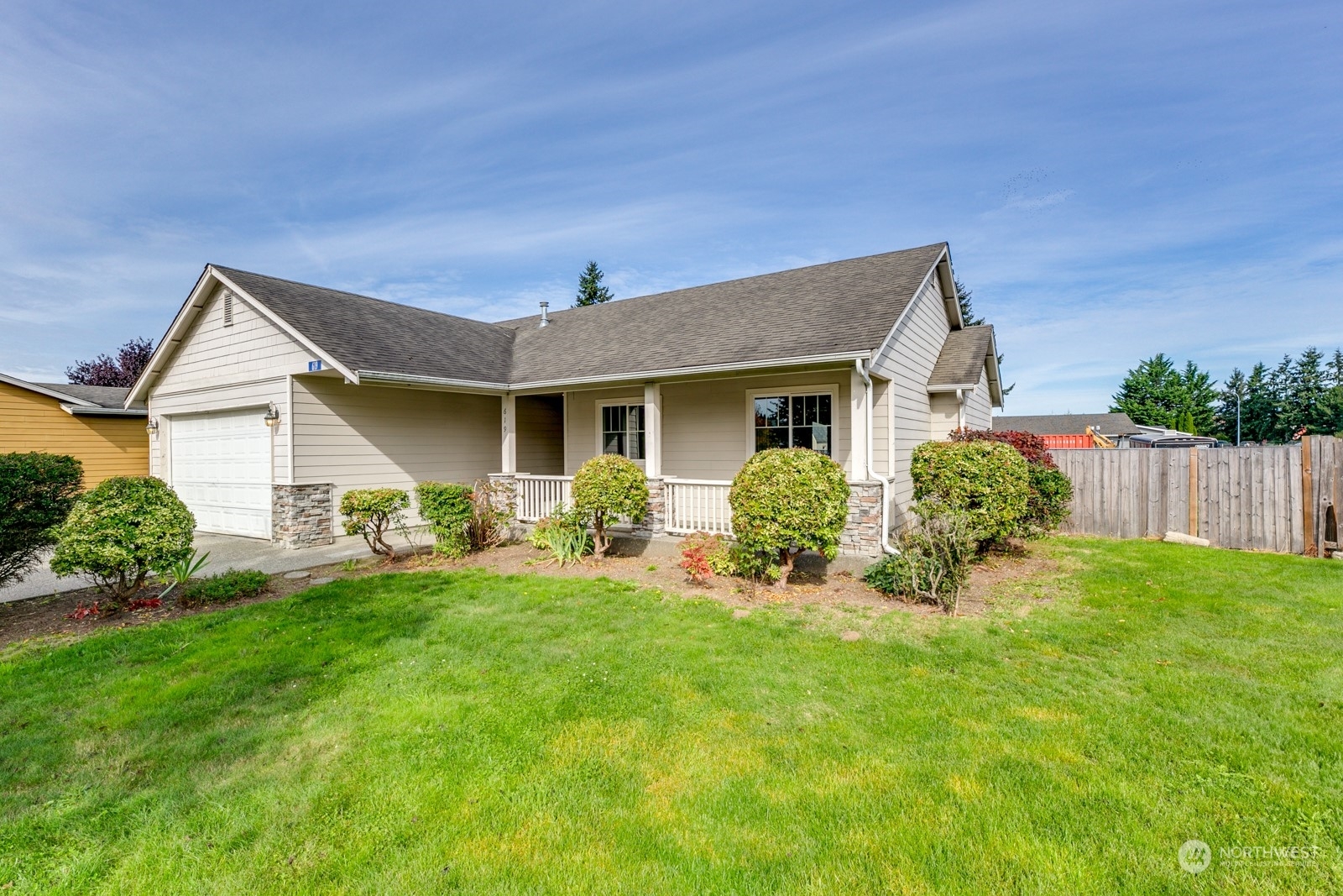 Property Photo:  619 Hamlin Place  WA 98233 