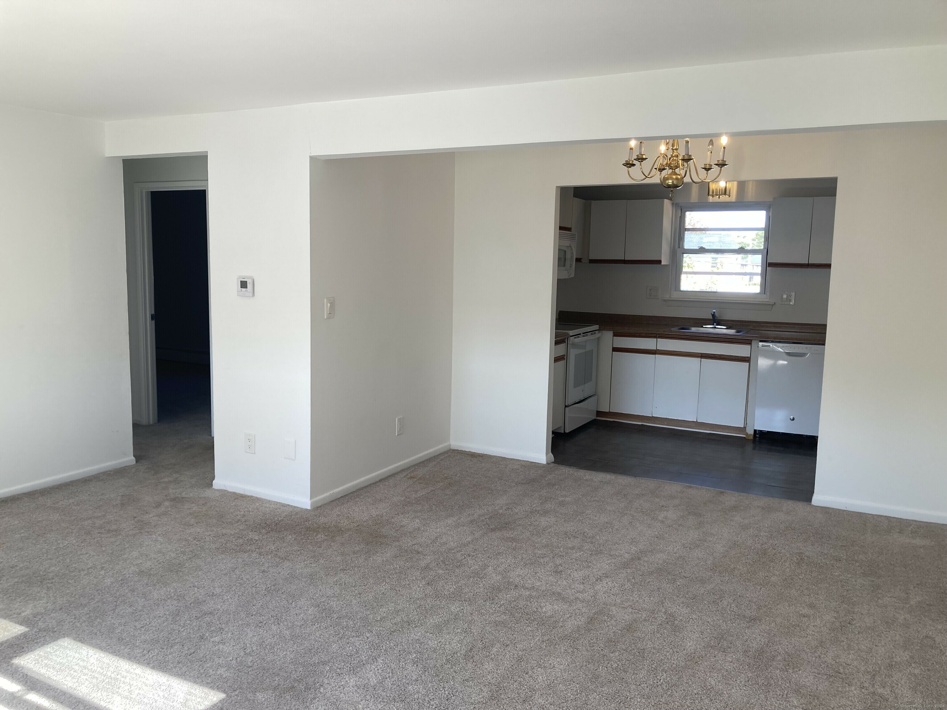 Property Photo:  26 Colonial Drive Apt D  CT 06067 