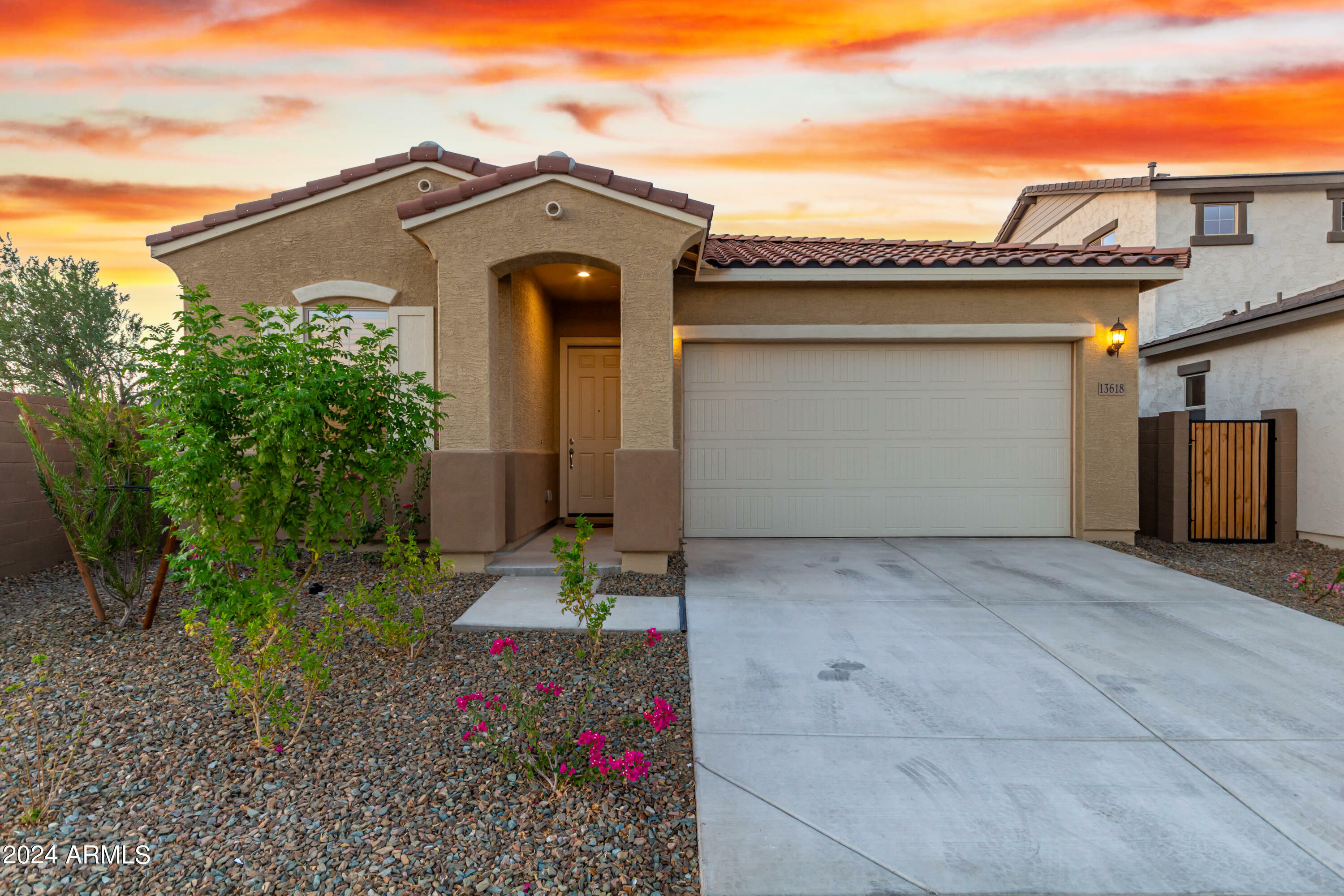 Property Photo:  13618 W Shifting Sands Drive  AZ 85383 