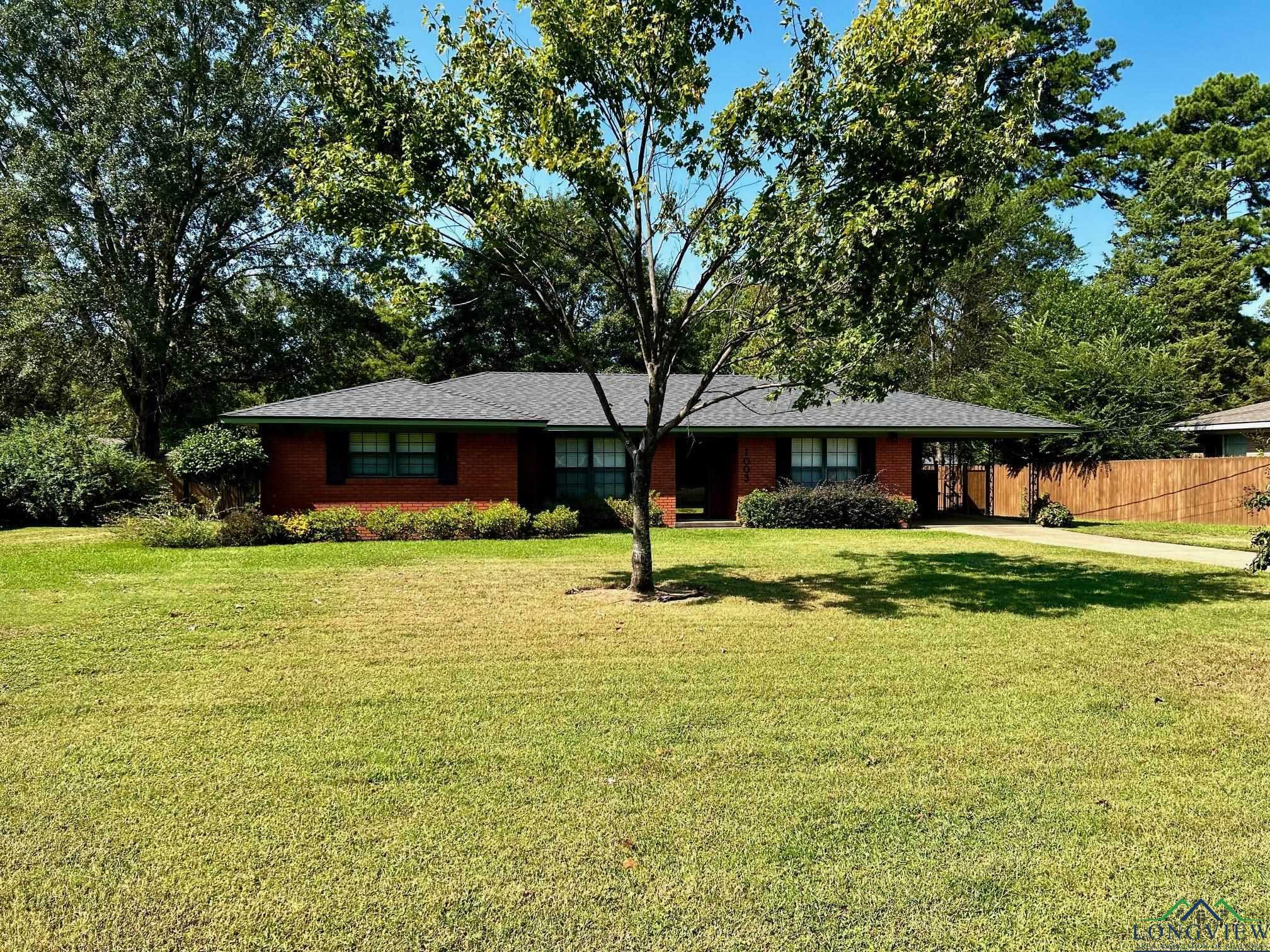 Property Photo:  1003 Jasper Dr  TX 75672 