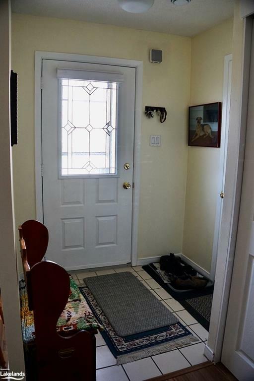 Property Photo:  696 King Street 102  ON L4R 5B8 