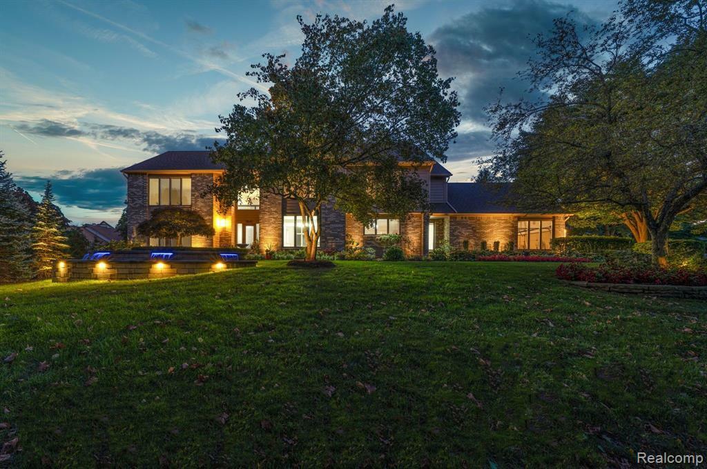 Property Photo: 1845 Sutton Place Drive MI 48098 4321