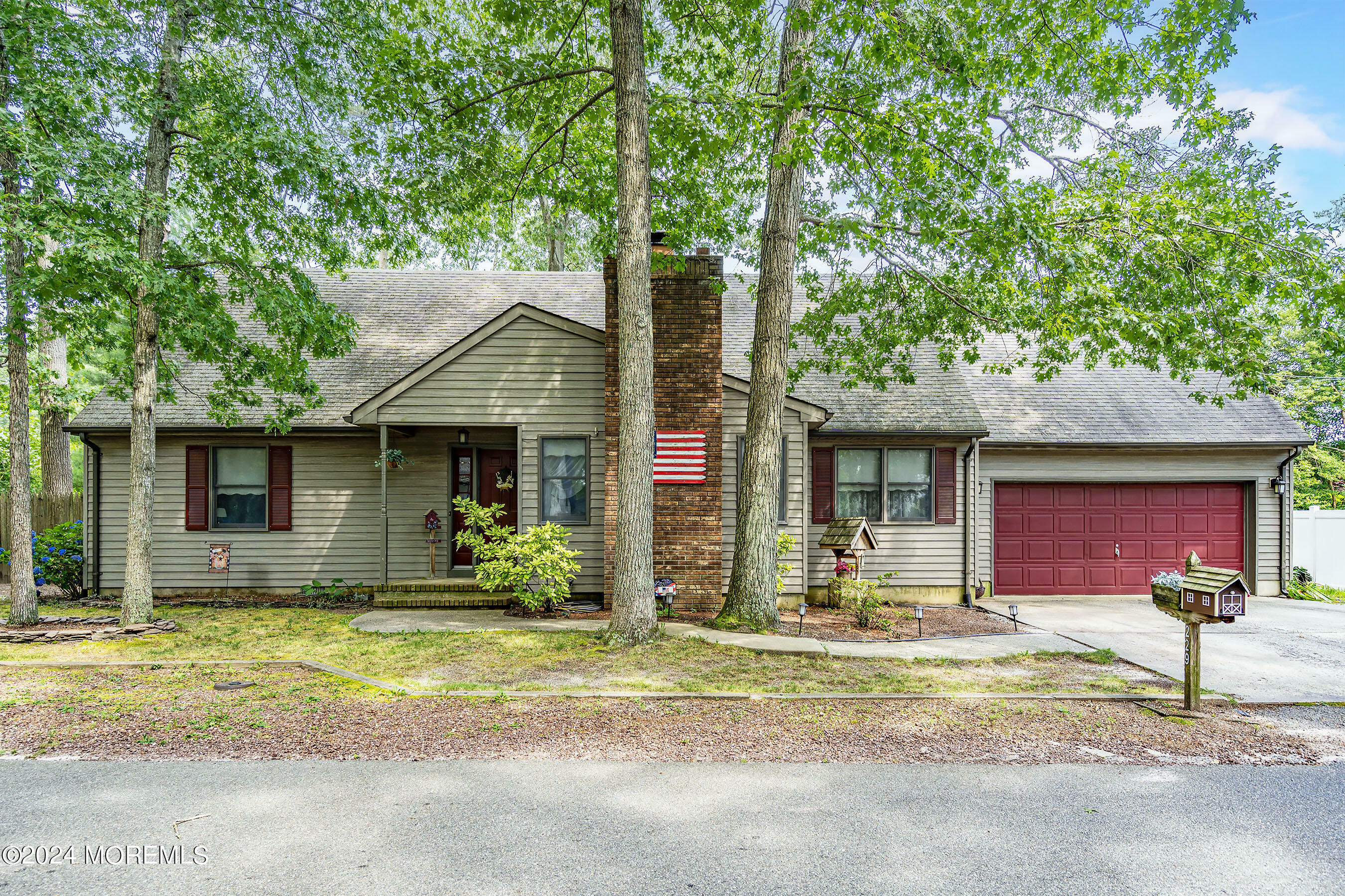 Property Photo:  229 Cherokee Trail  NJ 08731 