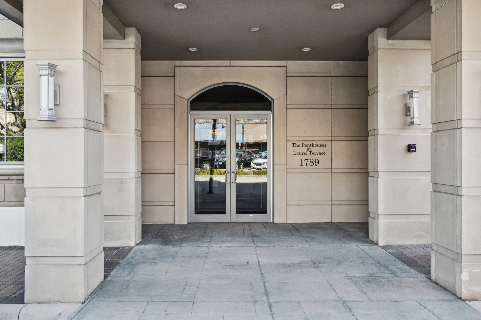 Property Photo: 1789 Green Bay Road B IL 60035
