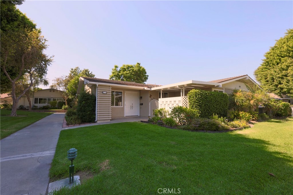 250 Calle Aragon D  Laguna Woods CA 92637 photo