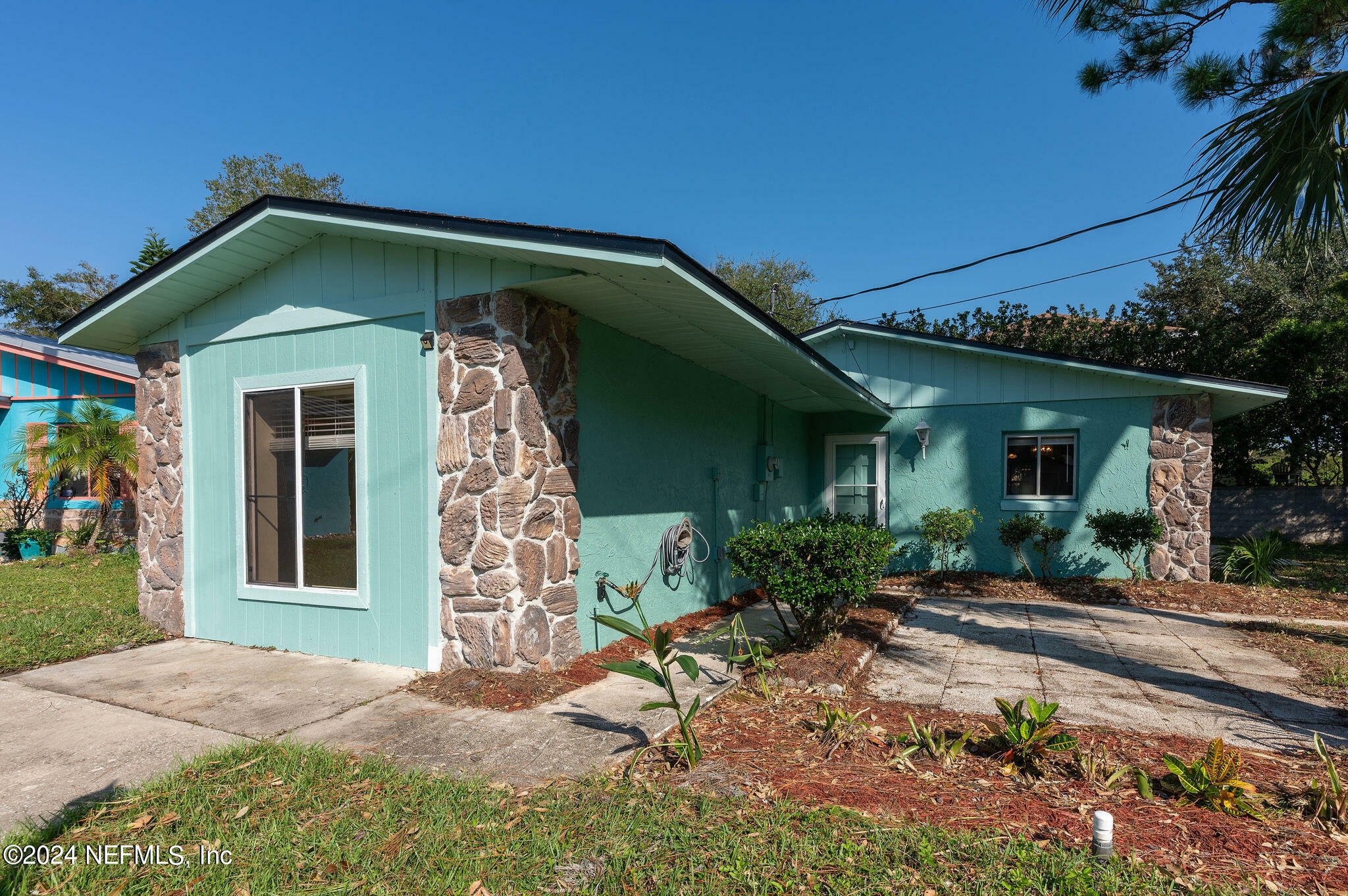 Property Photo:  201 Oak Lane  FL 32136 