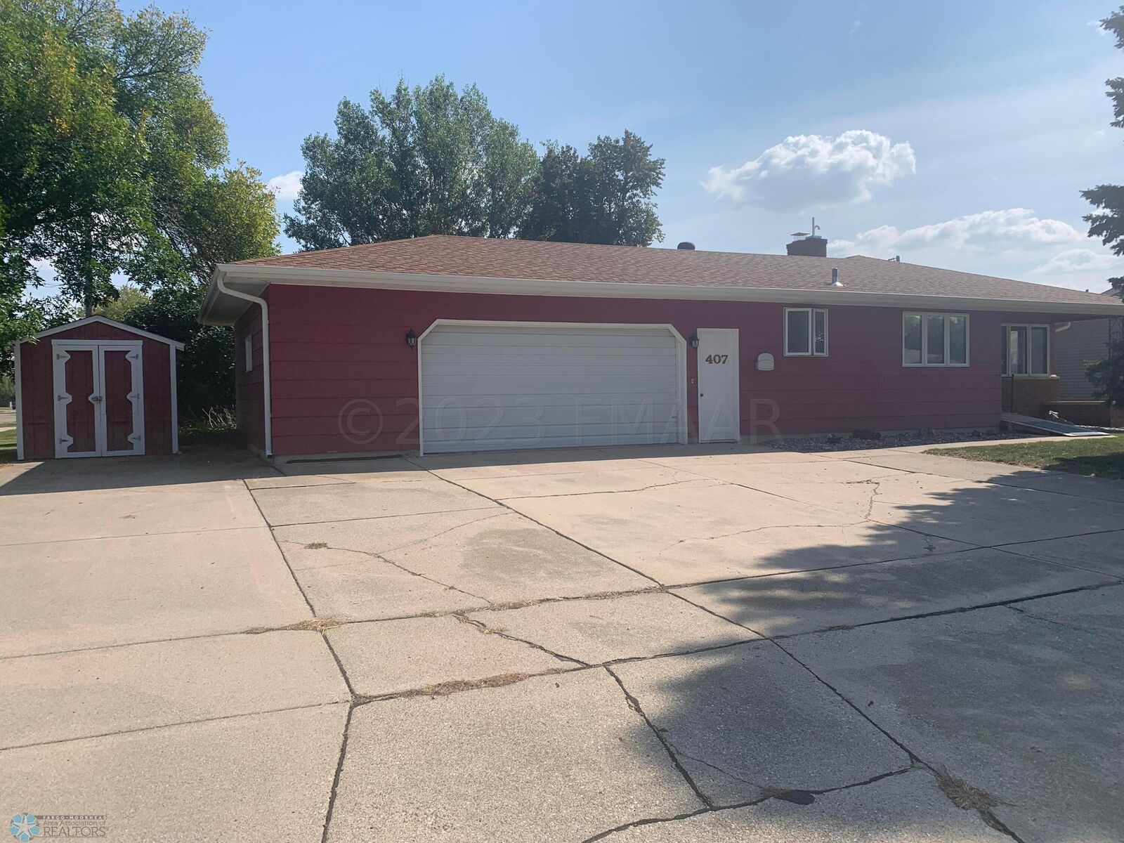 Property Photo:  407 5 Street NE  MN 56529 