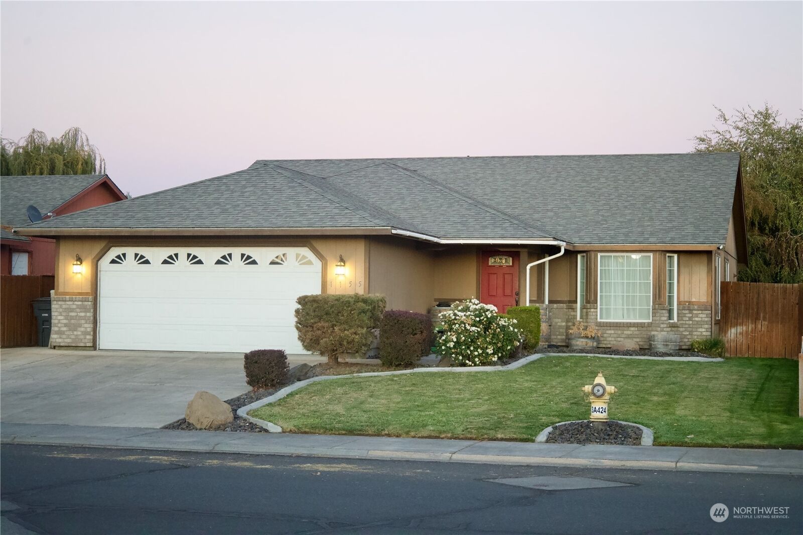 Property Photo:  1155 S 3rd Avenue  WA 99344 