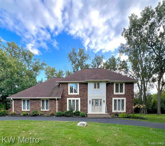 Property Photo:  38627 Southfarm Lane  MI 48167 