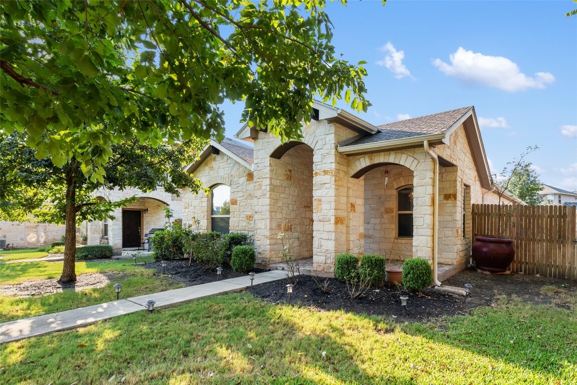 Property Photo:  620 Allens Creek Way  TX 78664 