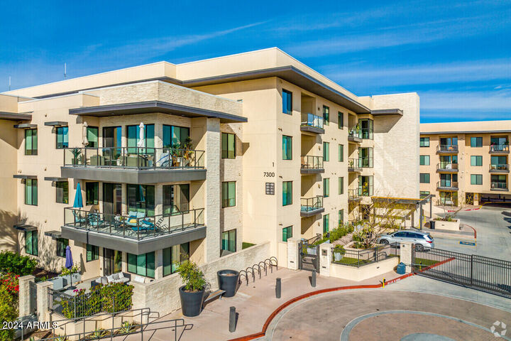 7300 E Earll Drive 1012  Scottsdale AZ 85251 photo