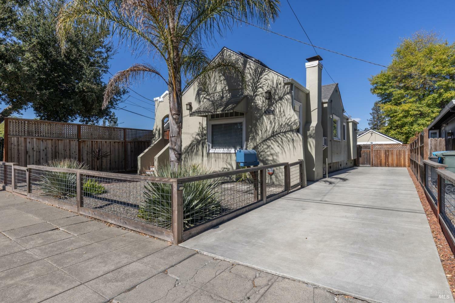 Property Photo:  615 Maple Avenue  CA 95404 