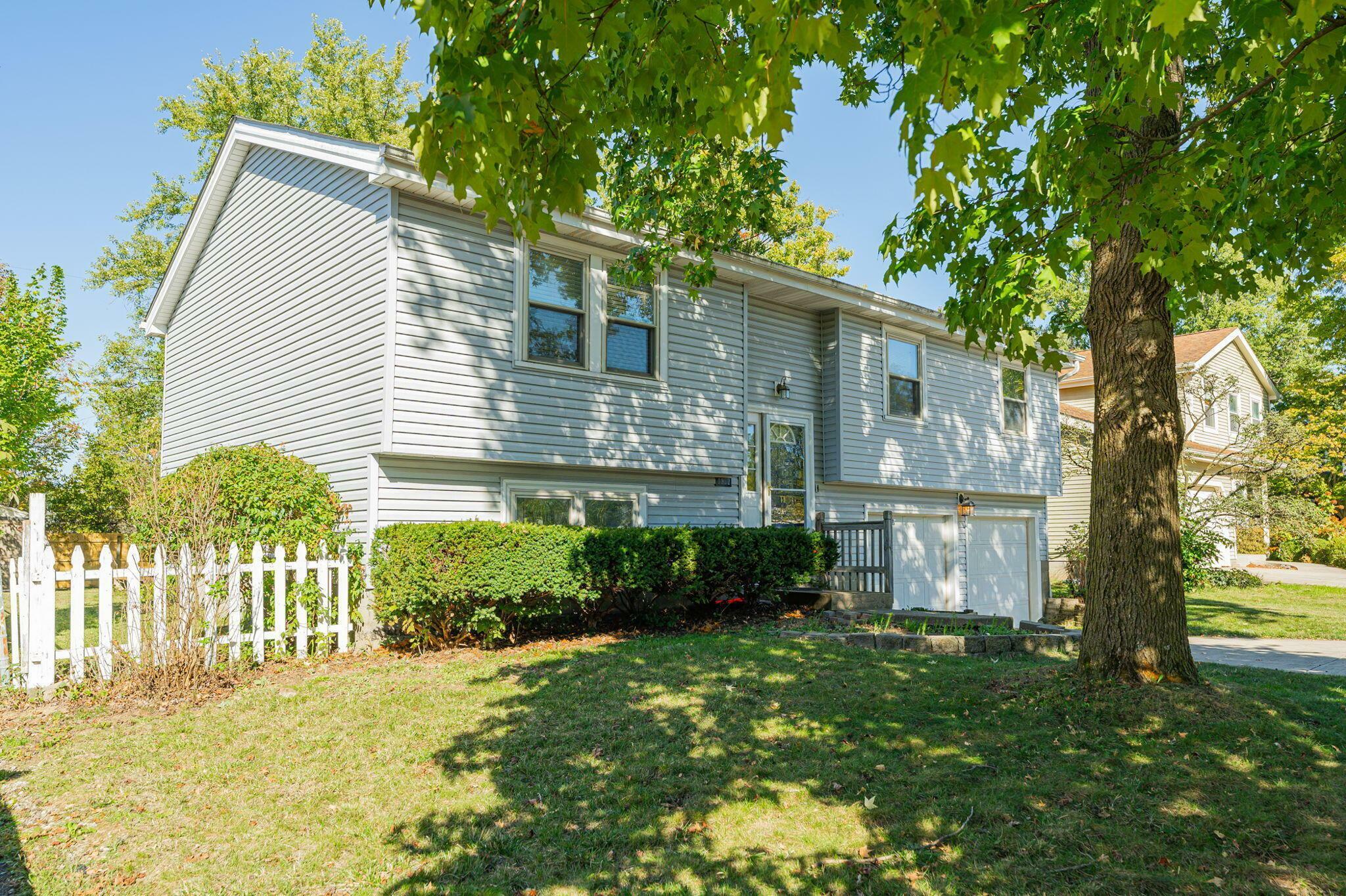 Property Photo:  1952 Wolverhampton Road  OH 43065 