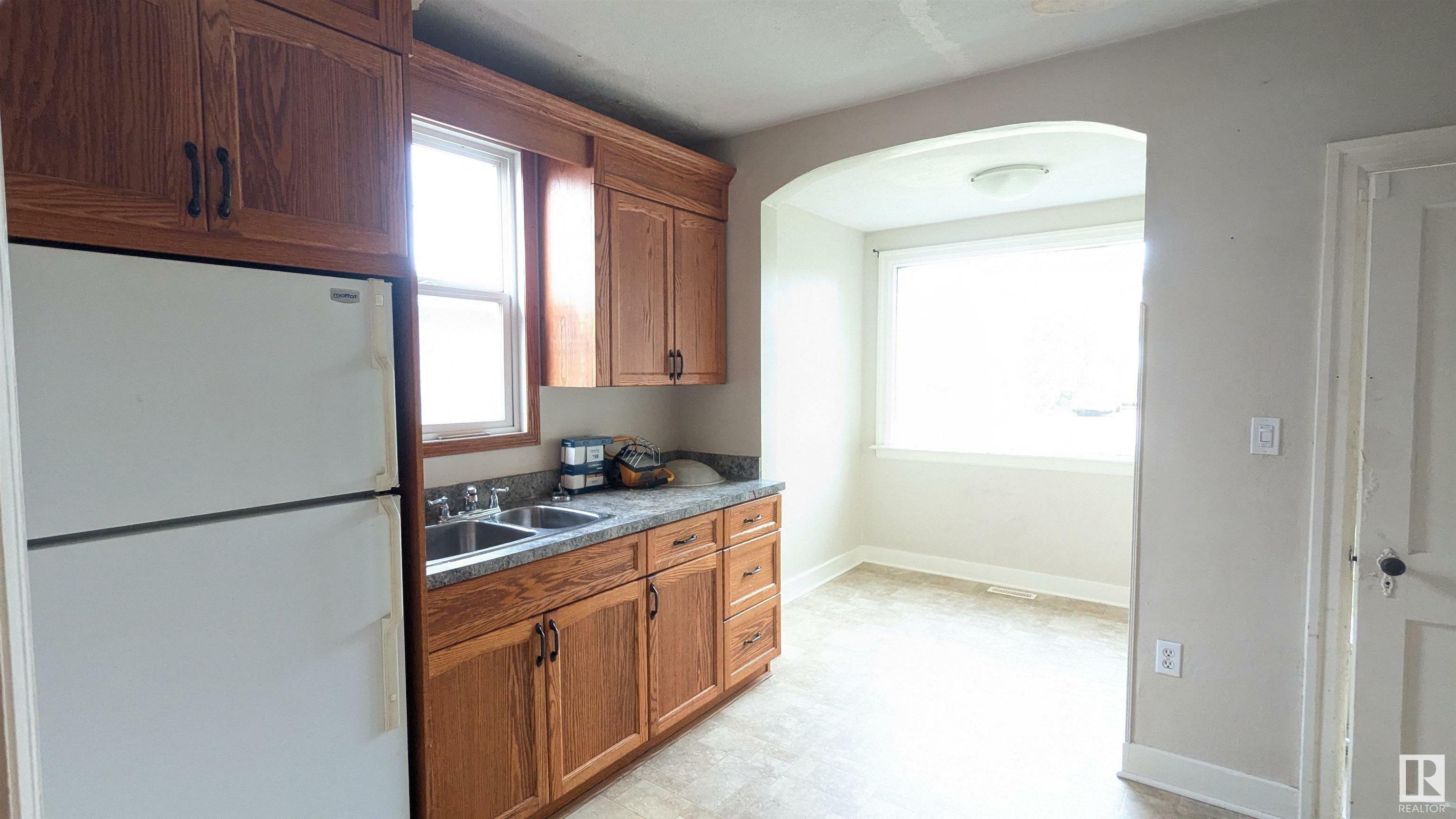 Property Photo:  5038 49 Avenue  AB T9C 1L9 