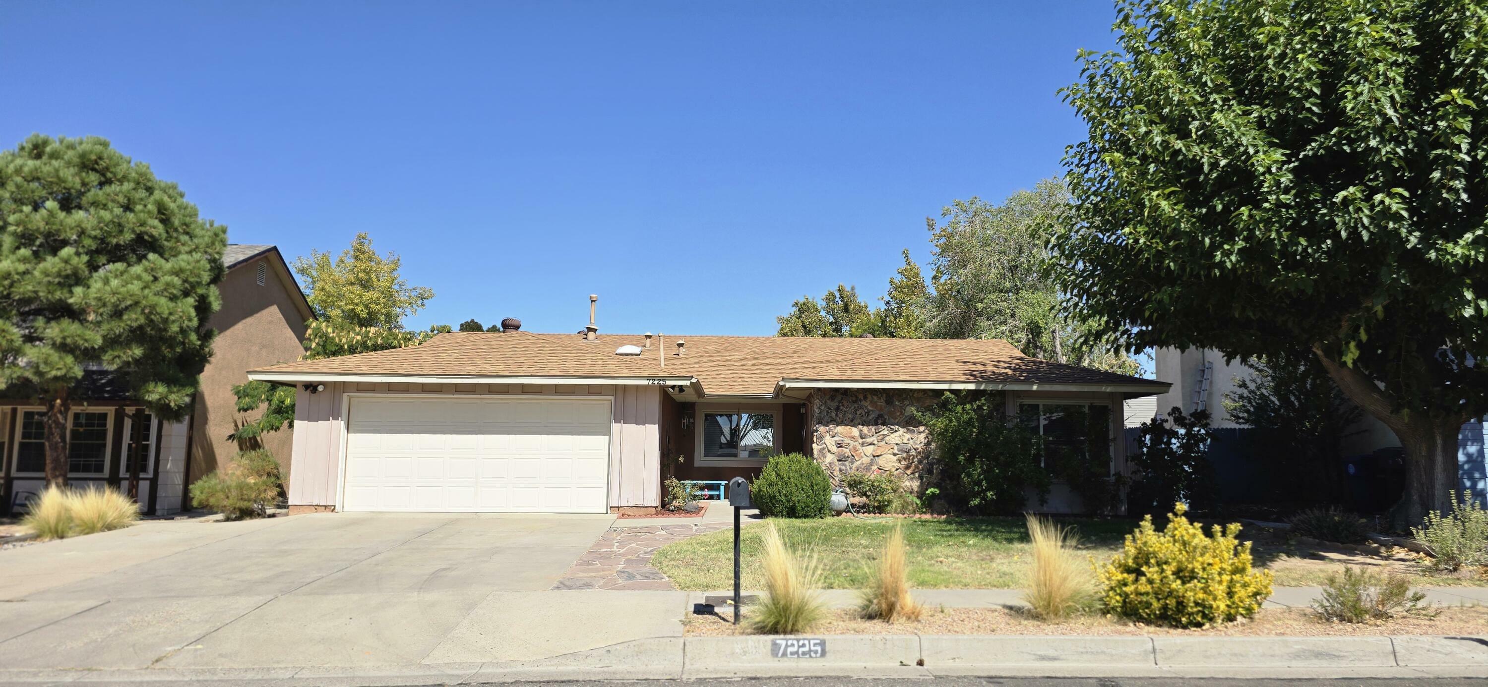 Property Photo:  7225 Vivian Drive NE  NM 87109 