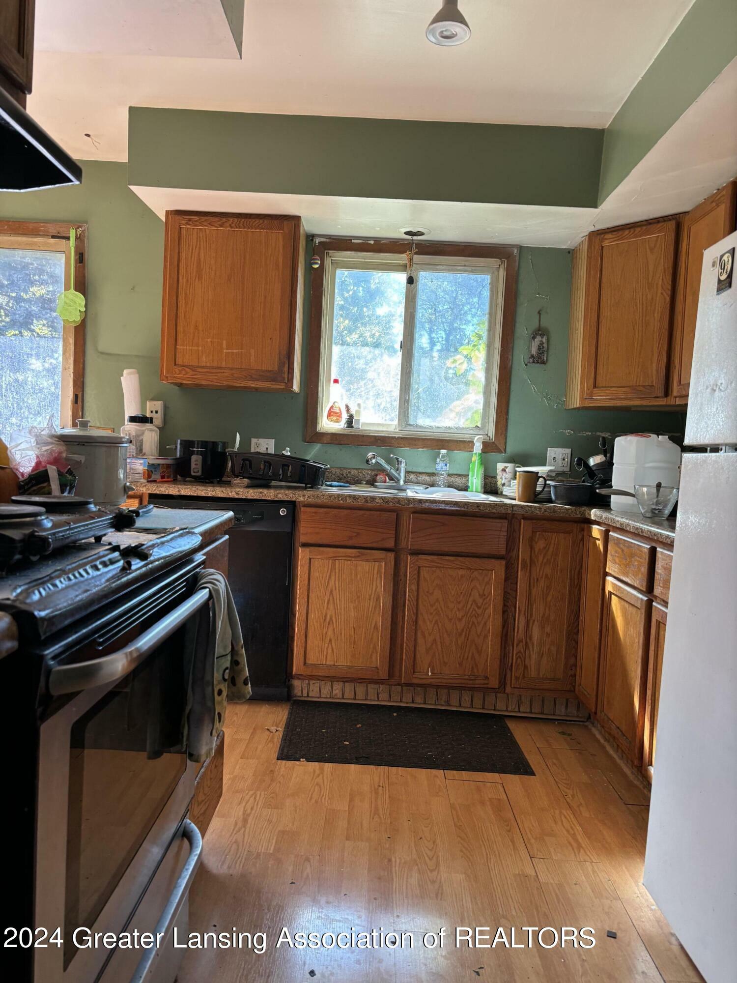 Property Photo:  1530 E Stoll Road  MI 48906 