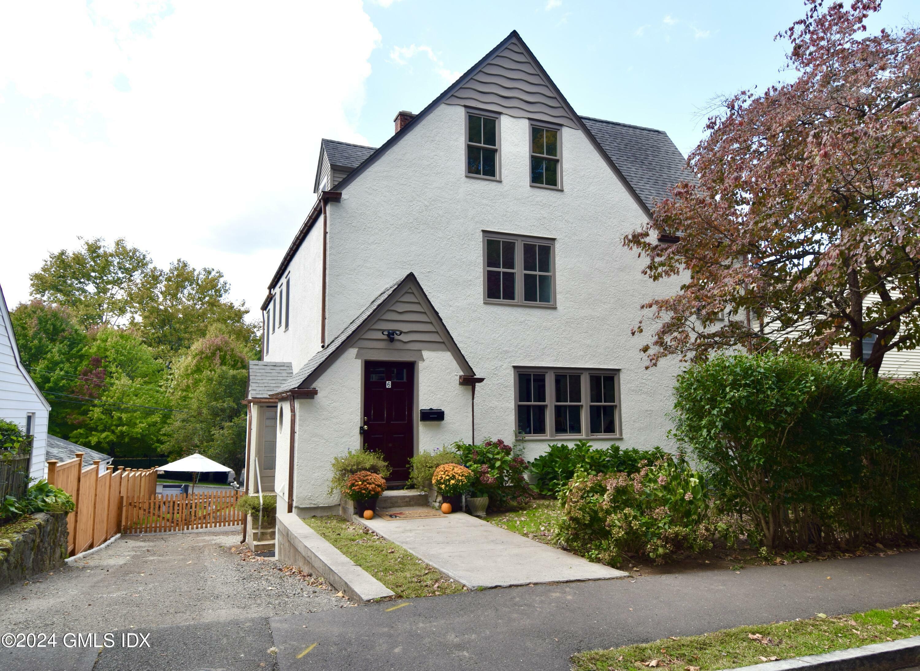 Property Photo:  6 Pemberwick Road 2  CT 06831 