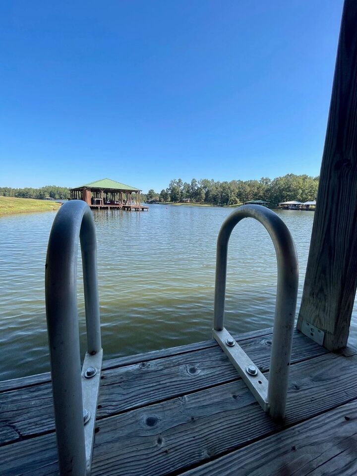 Property Photo: 104 Annes Way TX 75631