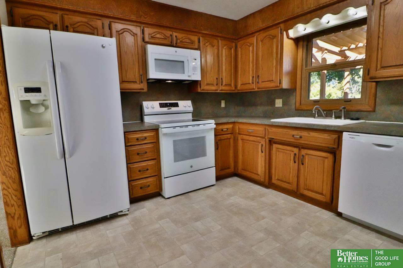 Property Photo:  1410 Lawrence Lane  NE 68005 