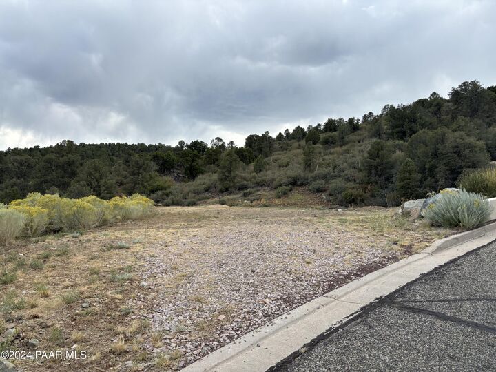 Property Photo:  633 W Lee Boulevard  AZ 86303 