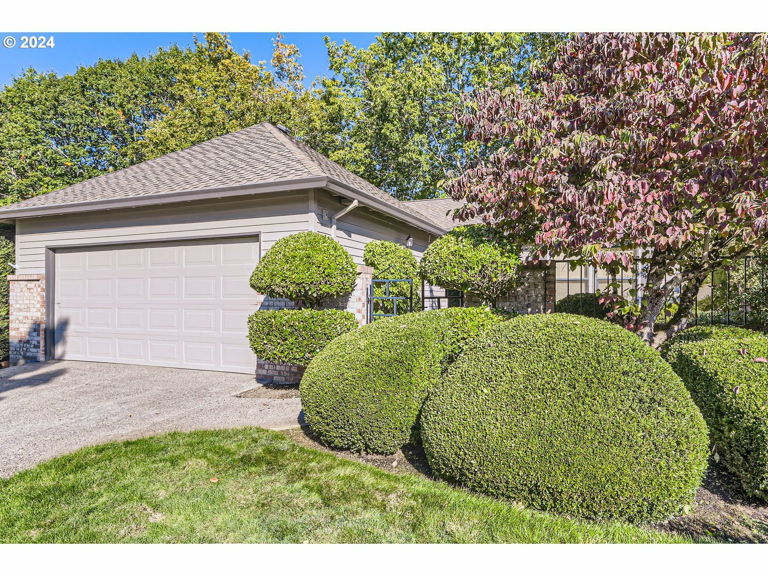 7417 SW Lakeside Dr  Wilsonville OR 97070 photo