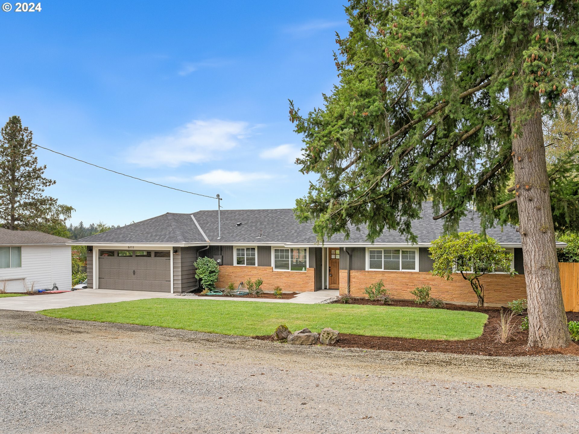 Property Photo: 6711 SW 36th Ave OR 97219