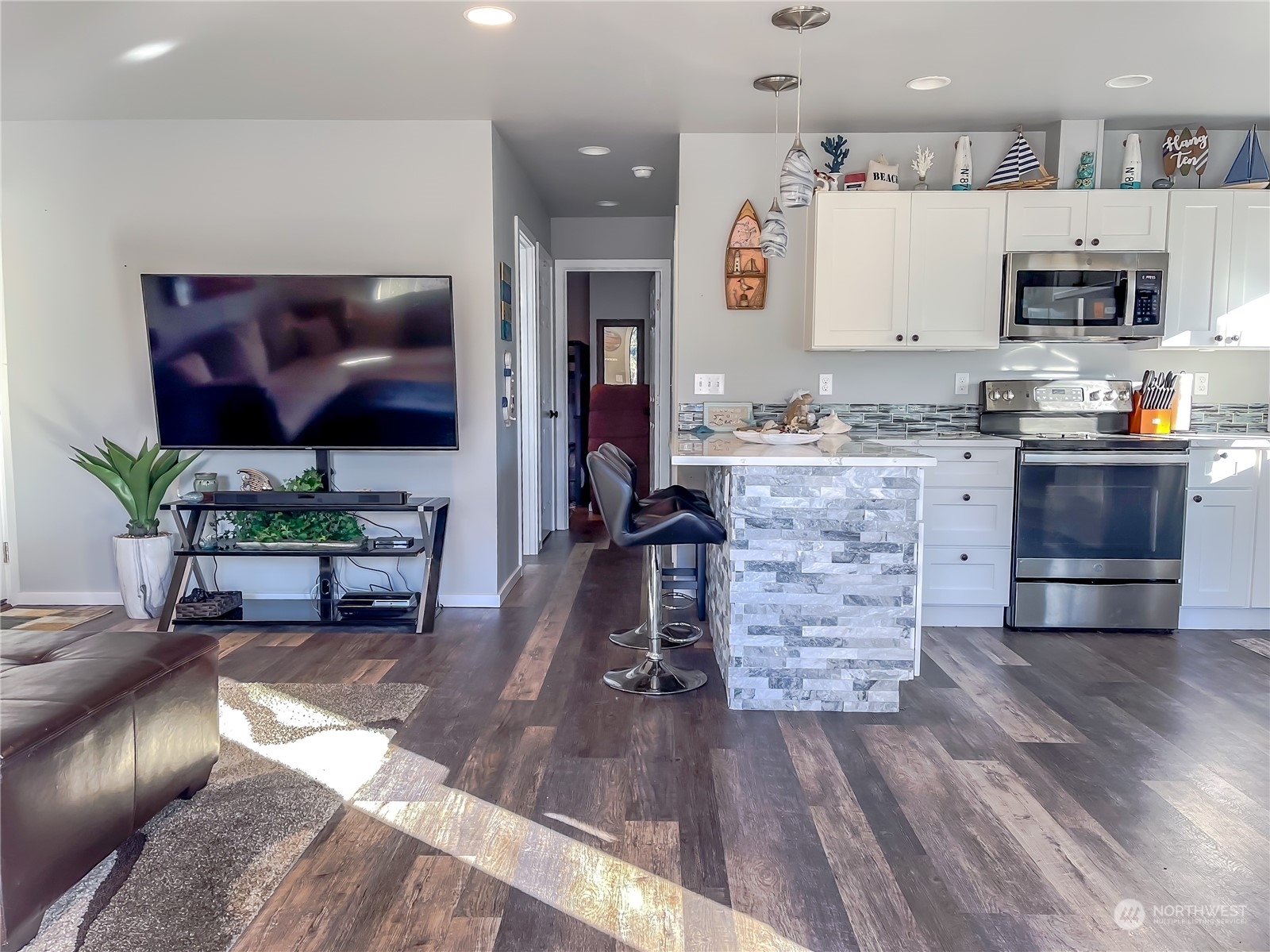 Property Photo:  312  Mast Avenue NW  WA 98569 
