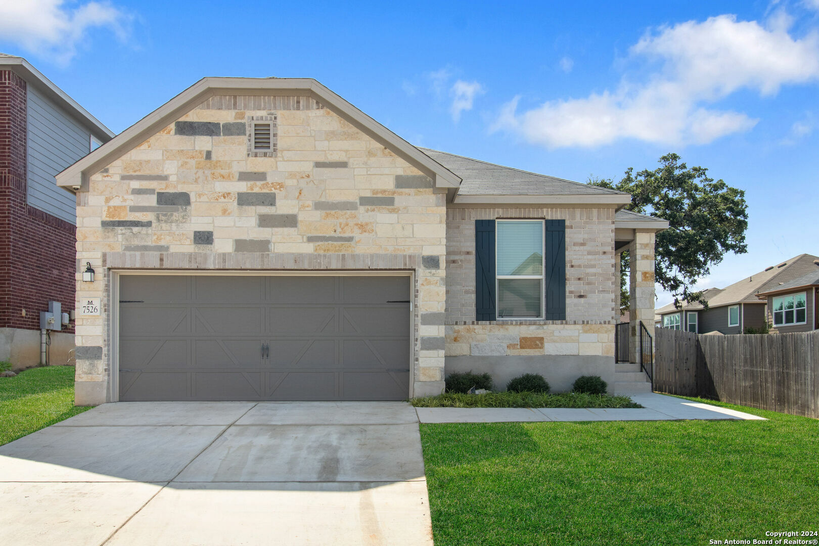 7526 San Mirienda  Boerne TX 78015 photo